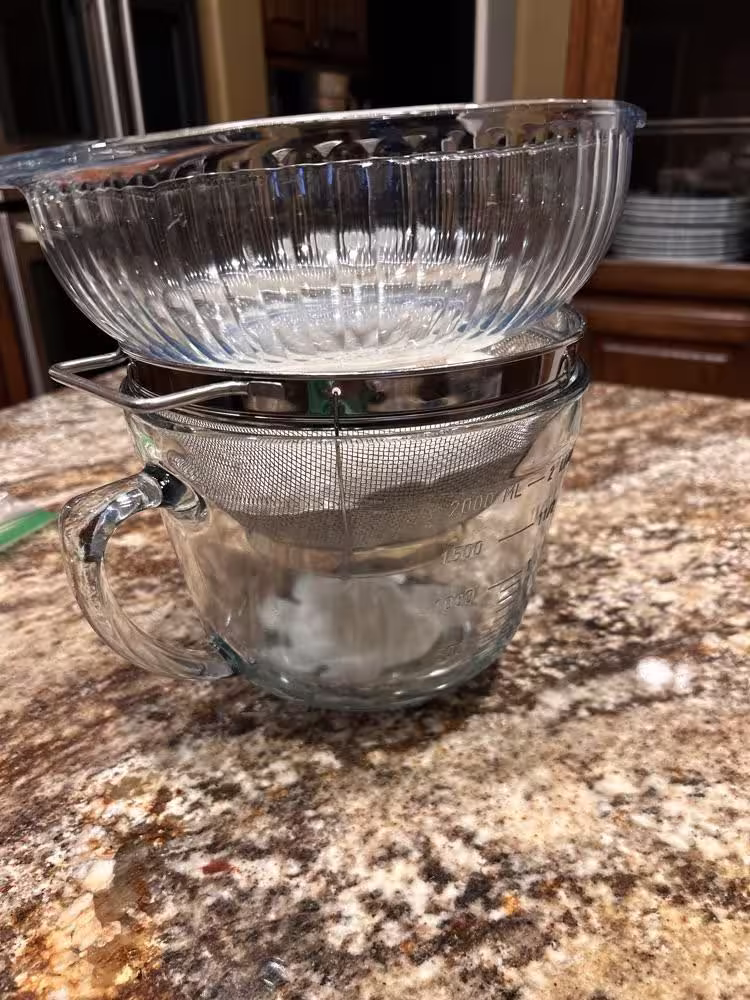 Cheesecloth sieve bowl